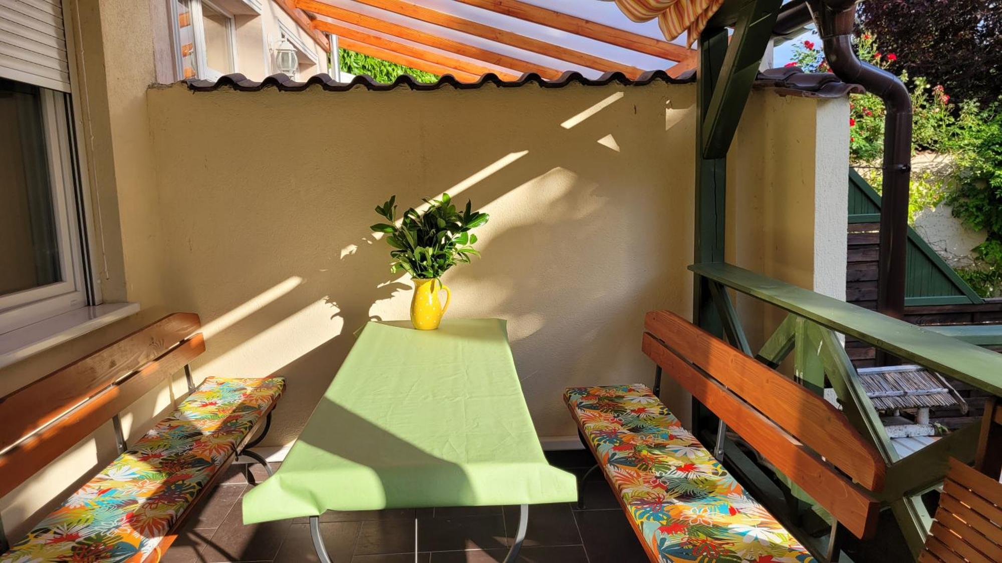 Tulip Home Guest House Vác Eksteriør billede