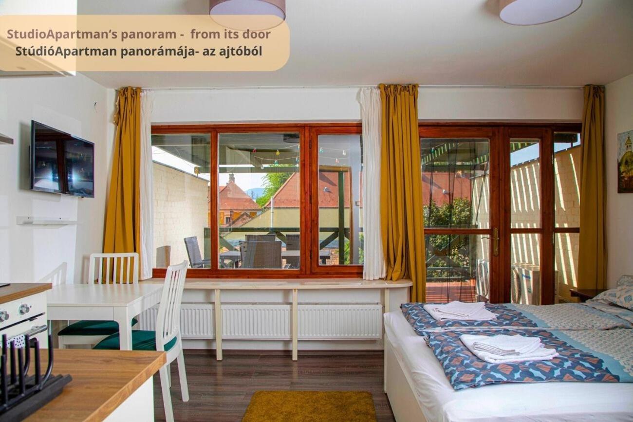 Tulip Home Guest House Vác Eksteriør billede