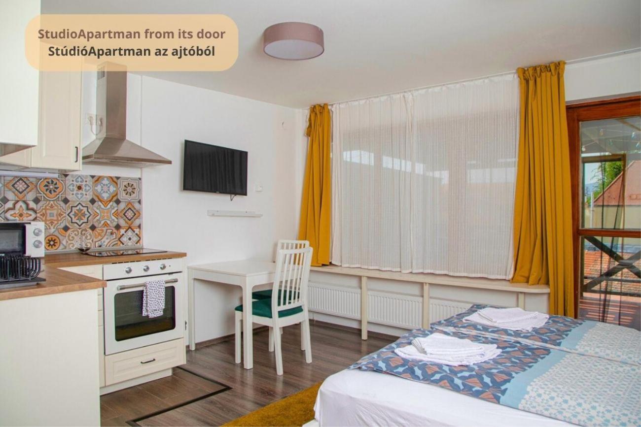Tulip Home Guest House Vác Eksteriør billede